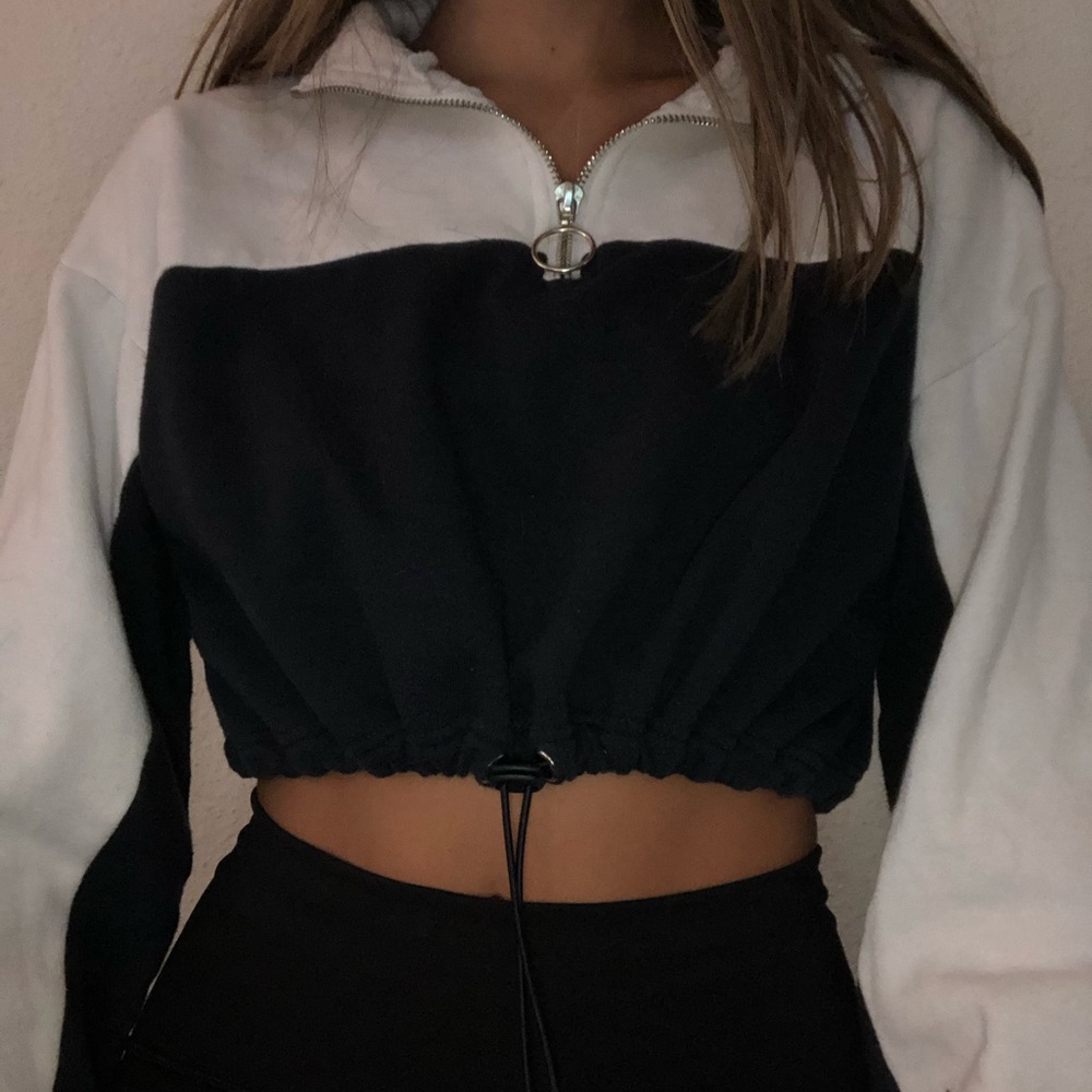 Cropped quarter zip